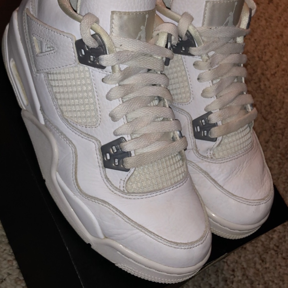 Air Jordan 4 Retro